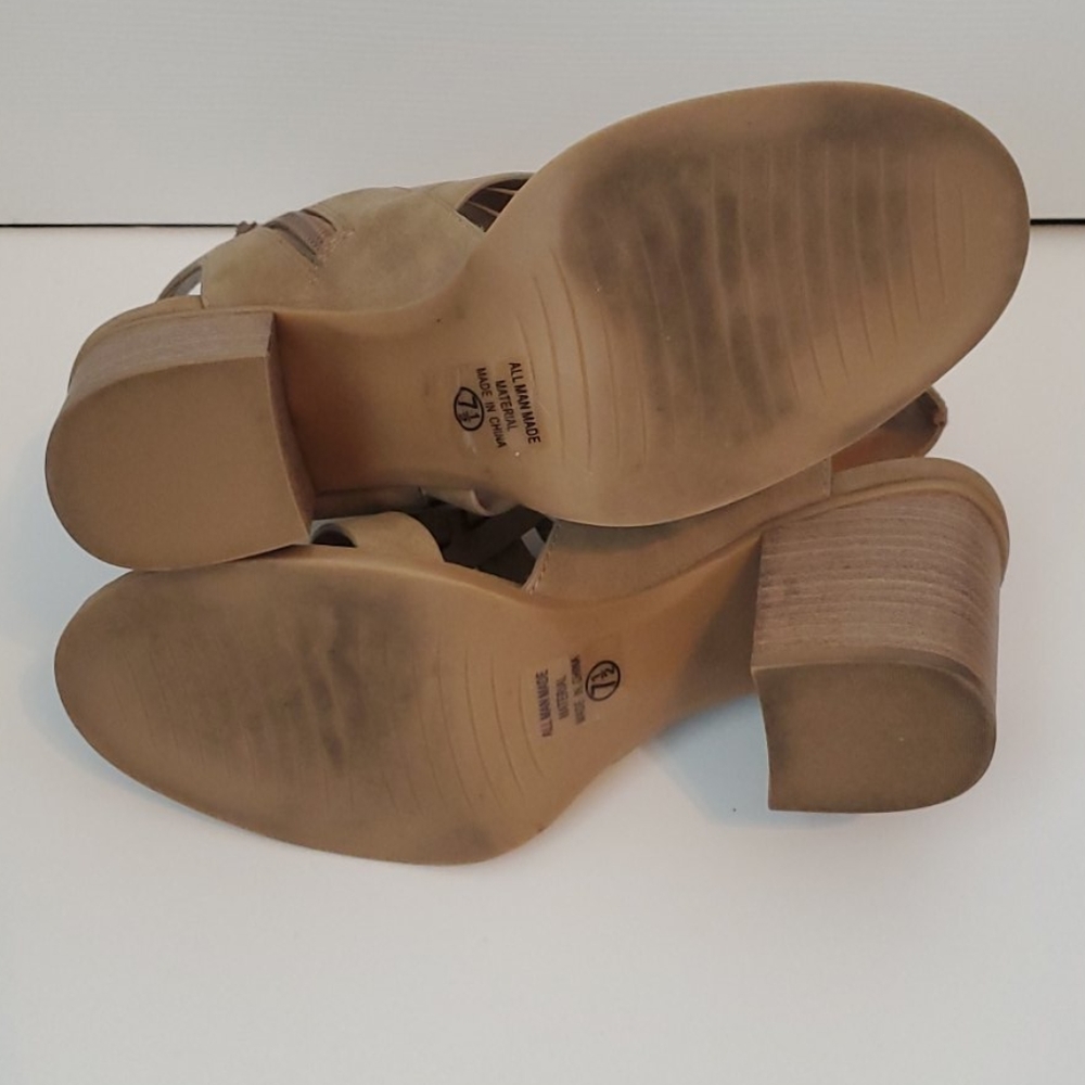 Soda Tan Caged Open Toe Sandals Size 7.5 - Picture 5 of 7